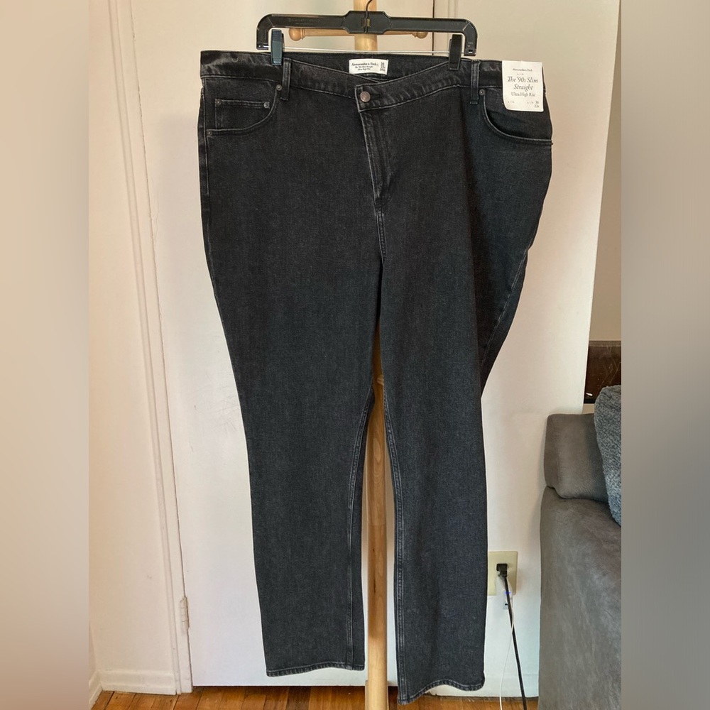 Abercrombie & Fitch The 90s Slim Straight Ultra High Rise Black Jeans - Picture 8 of 16
